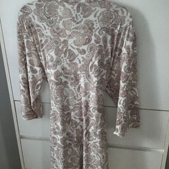 Laura Ashley nightie and cover-up - Picture 4 of 7